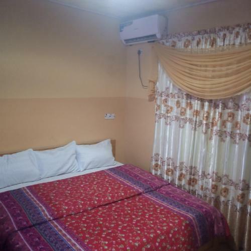 Larrydam Hotel And Suites
