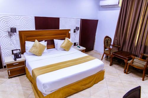 De Meros Hotel And Suites
