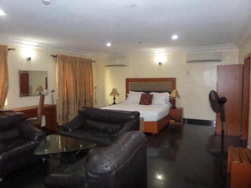 Bed & Breakfast Adna Hotel Limited