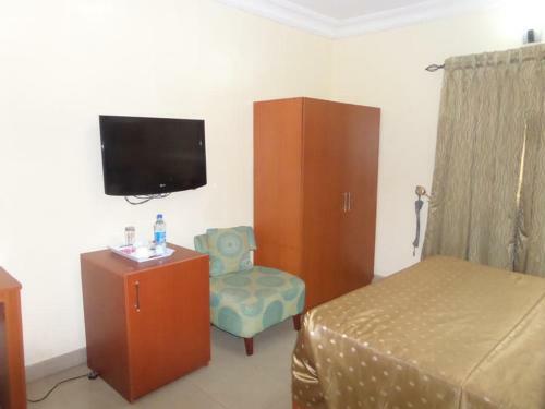 Bed & Breakfast Adna Hotel Limited