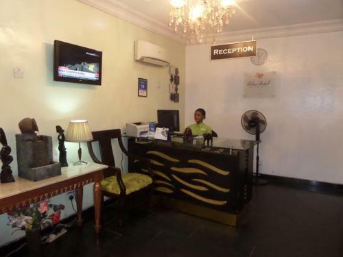 Bed & Breakfast Adna Hotel Limited