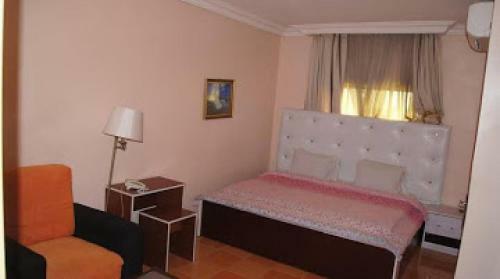 Hostal Room In Lodge - Royal View Hotel And Suites