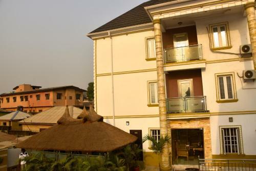 Mountain Top Lodge Hotel