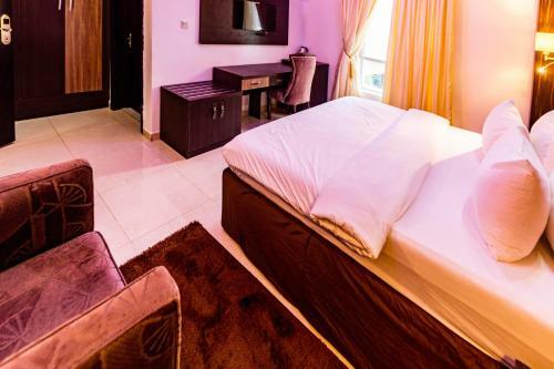 Jj Mas Hotel And Suites