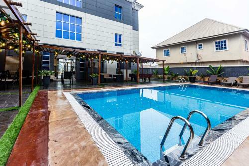 Jj Mas Hotel And Suites