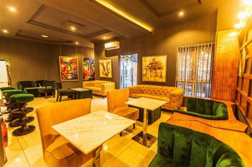 Jj Mas Hotel And Suites