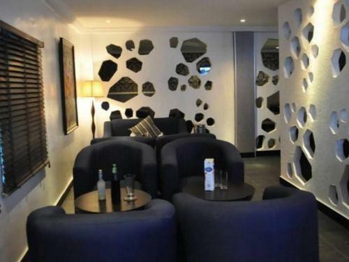Hotel De-brass Suites