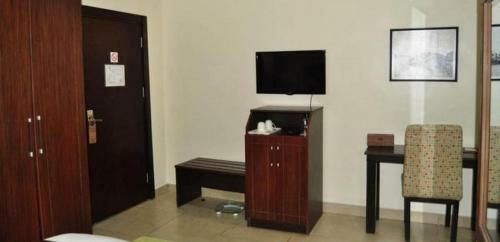 Hotel De-brass Suites