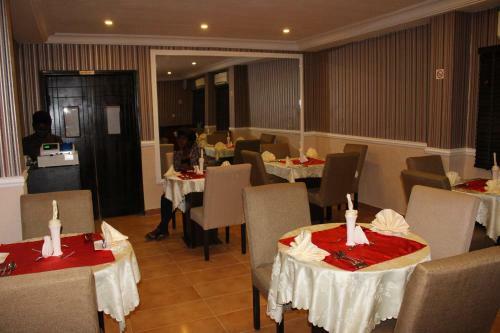 Hotel De-brass Suites