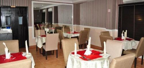 Hotel De-brass Suites