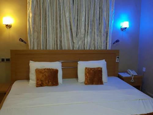 Hostal Room In Lodge - Aloha Hotel And Resorts