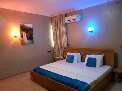 Hostal Room In Lodge - Aloha Hotel And Resorts