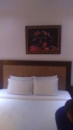 Hostal Room In Bb - Immaculate Royal International Hotel