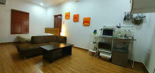 Hostal Taverna Lounge & Boutique Hotel