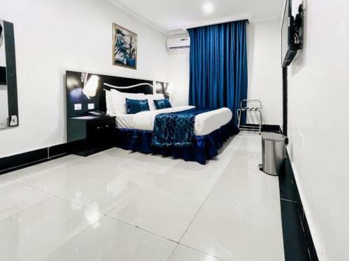 Hotel Pasadena Suites