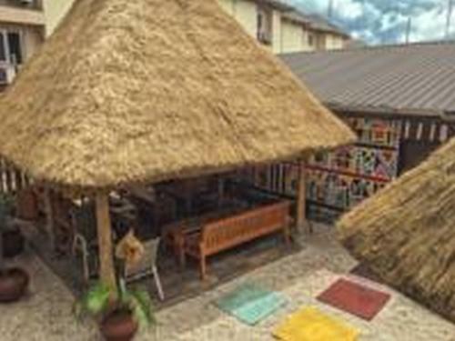 Hostal Room In Lodge - Christine Apartment Hotel Ltd