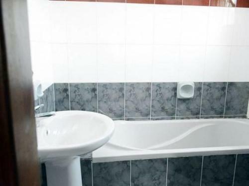 Hostal Room In Lodge - Christine Apartment Hotel Ltd