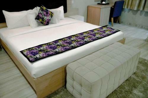 Hostal Room In Lodge - Christine Apartment Hotel Ltd