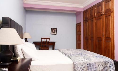 Hostal Room In Lodge - Christine Apartment Hotel Ltd