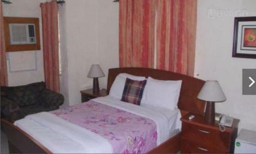 Hostal Room In Lodge - Christine Apartment Hotel Ltd