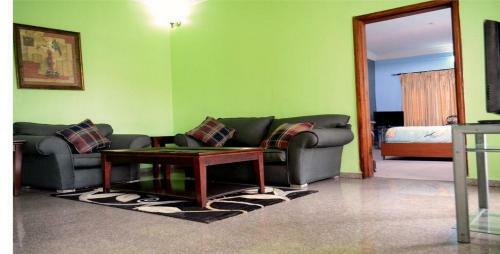 Hostal Room In Lodge - Christine Apartment Hotel Ltd