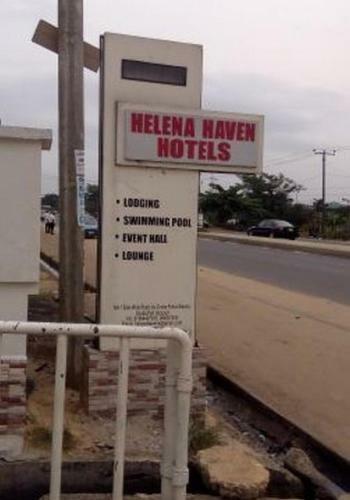 Hostal Room In Lodge - Helena Haven Hotels And Suites