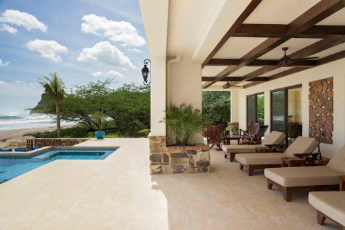 Fort Walker (beachfront House+studio)
