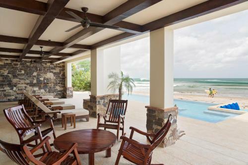 Fort Walker (beachfront House+studio)