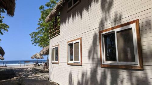 Bed & Breakfast Popoyo Surfcamp Beach House