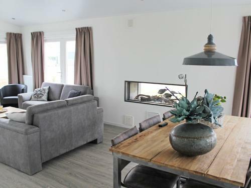 Holiday Home Green Resort Mooi Bemelen-10