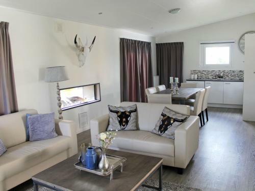 Holiday Home Green Resort Mooi Bemelen-17