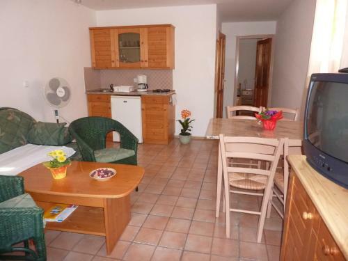 F�szek Apartmanh�z