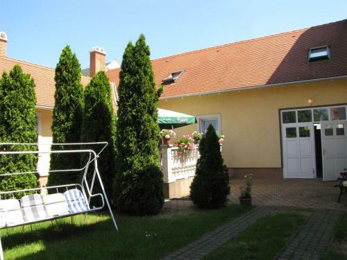 Hostal Dorina Vend�gh�z