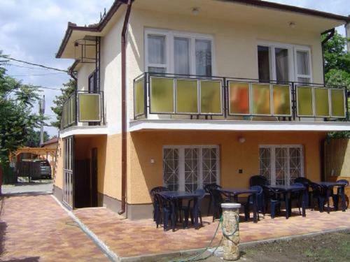 Anett Apartmanh�z