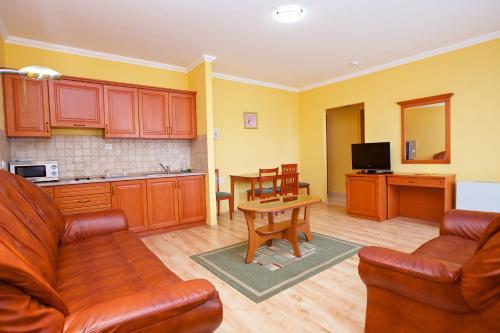Hotel J�rja