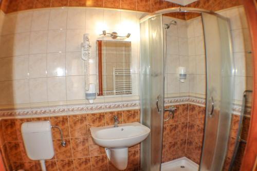 Hotel J�rja