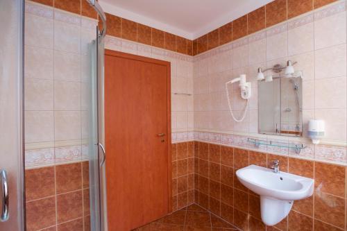 Hotel J�rja