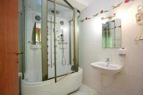 Hotel J�rja