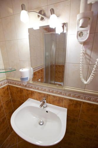 Hotel J�rja
