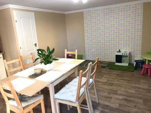 Hostal R�zsakert Apartmanh�z