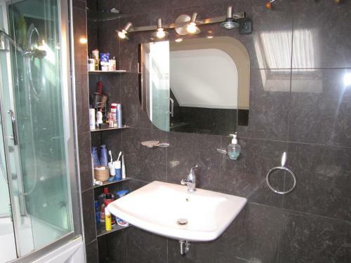 O�zis Apartmanh�z