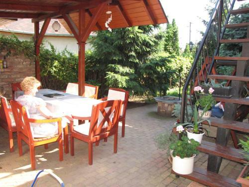 O�zis Apartmanh�z