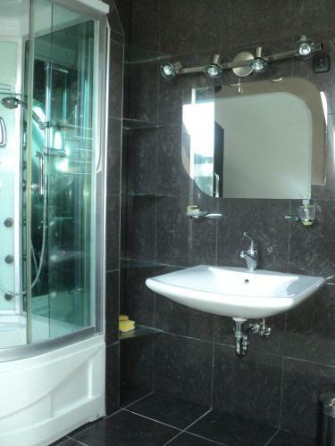 O�zis Apartmanh�z
