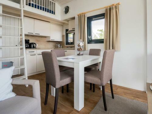 Holiday Home Europacs Resort Markermeer-3