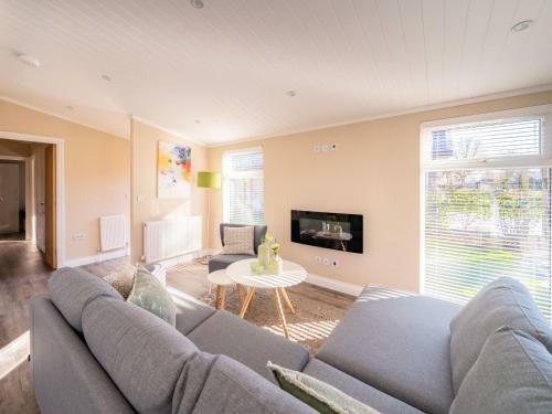 Holiday Home Resort de Kraaijenbergse Plassen-7