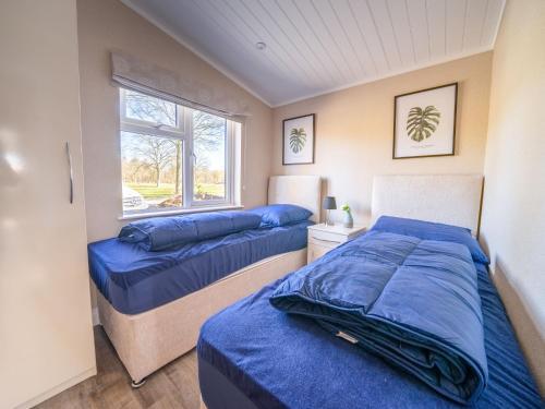 Holiday Home Resort de Kraaijenbergse Plassen-4