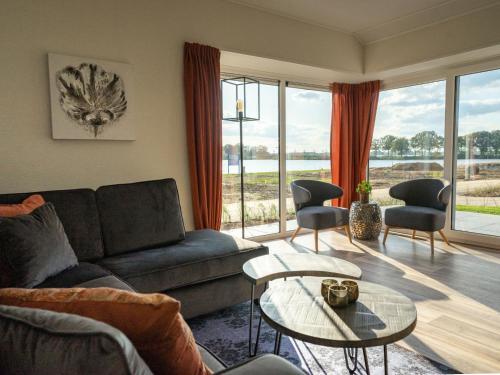 Holiday Home Resort de Kraaijenbergse Plassen-14