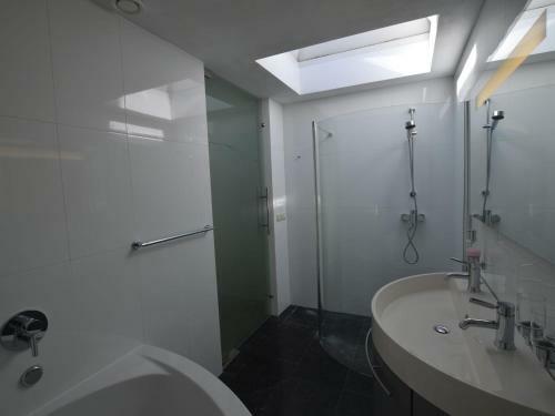 Luxury Holiday Home With Hot Tub In Heythuysen