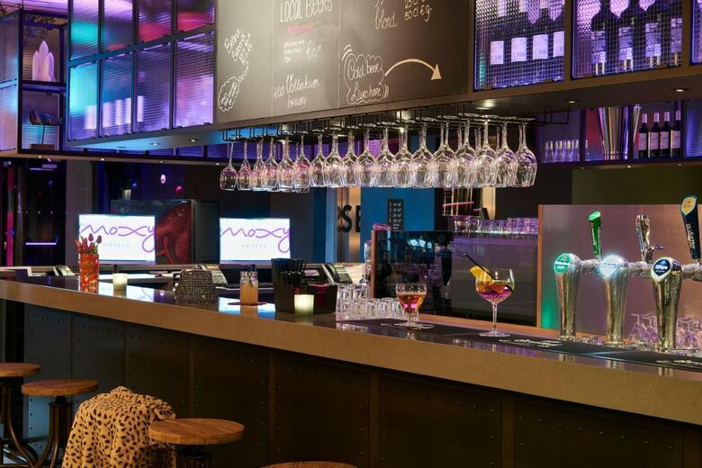 Hotel Moxy Amsterdam Schiphol Airport