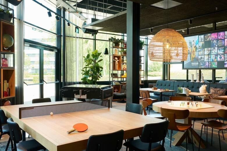 Hotel Moxy Amsterdam Schiphol Airport